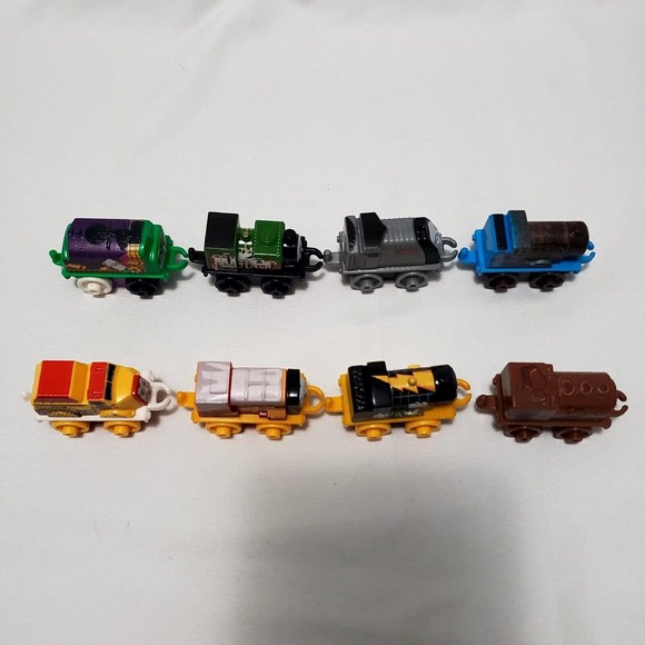 Thomas & Friends Mini DC Super Friends Lot Of 8 Trains Superheroes - Picture 4 of 5